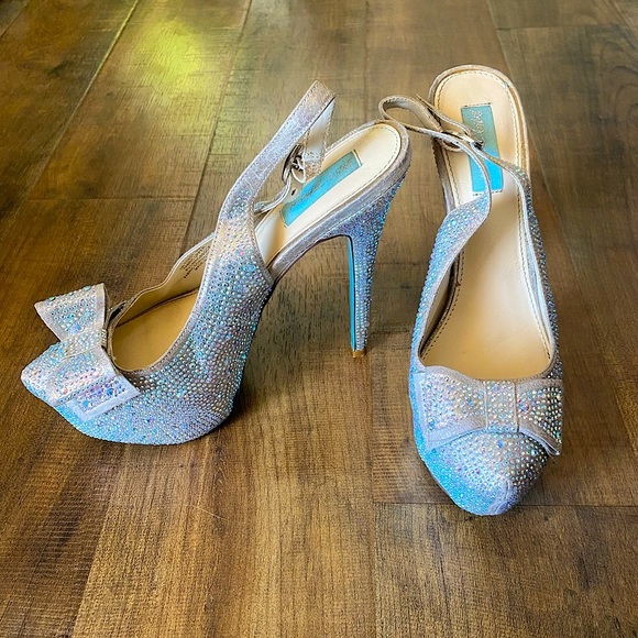 Betsey Johnson Shoes - Betsey Johnson Womens Swarovski Crystal “Something Blue” Bridal Heels Size 9.5